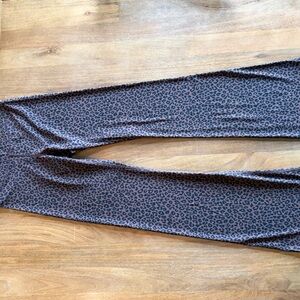 PINK Victoria's Secret Brown Leopard Print Leggings